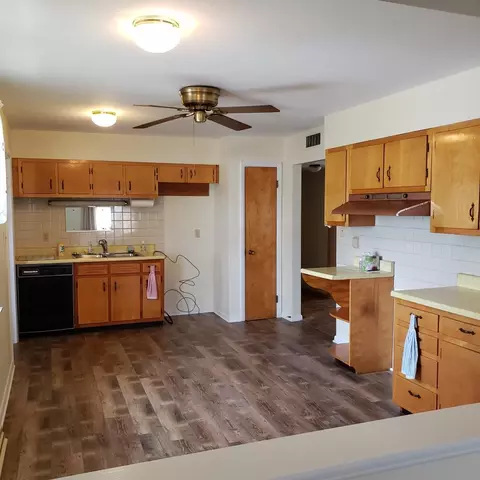1105 E Linn St, Canton, IL 61520 photo 22
