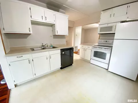 514 W Sunset Dr, Eureka, IL 61530 photo 13