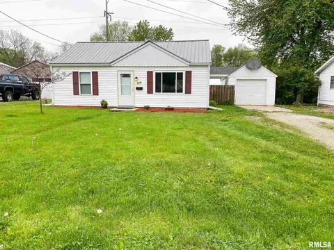 514 W Sunset Dr, Eureka, IL 61530 photo 4