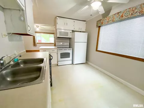 514 W Sunset Dr, Eureka, IL 61530 photo 12