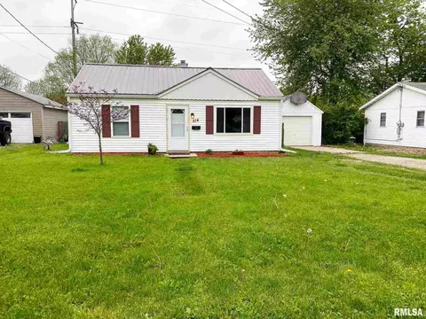 514 W Sunset Dr, Eureka, IL 61530 photo 1
