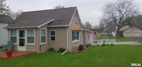 201 E 9th St, Glasford, IL 61533 photo 3