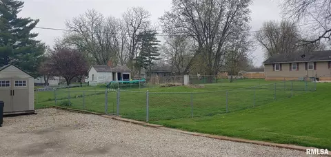 201 E 9th St, Glasford, IL 61533 photo 7