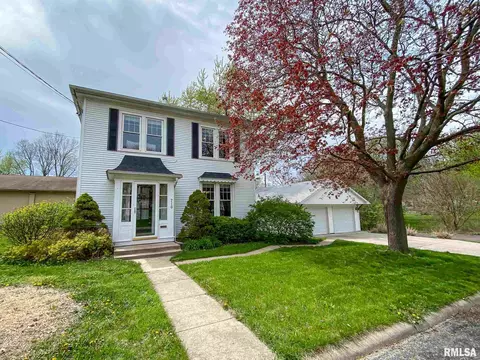 710 S Vennum St, Eureka, IL 61530 photo 2