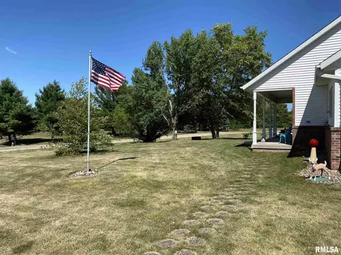 1655 Knapp Dr, Congerville, IL 61729 photo 4