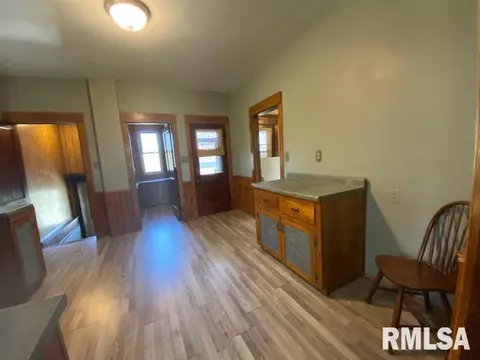815 W Maple St, Canton, IL 61520 photo 9