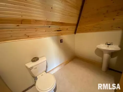 815 W Maple St, Canton, IL 61520 photo 33