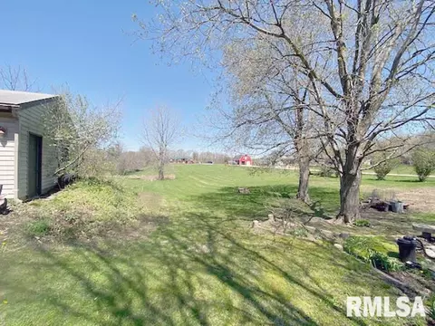 815 W Maple St, Canton, IL 61520 photo 41