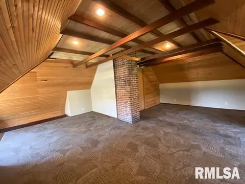 815 W Maple St, Canton, IL 61520 photo 32