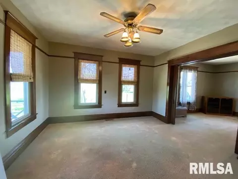 815 W Maple St, Canton, IL 61520 photo 4