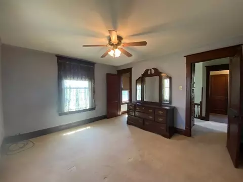 815 W Maple St, Canton, IL 61520 photo 16