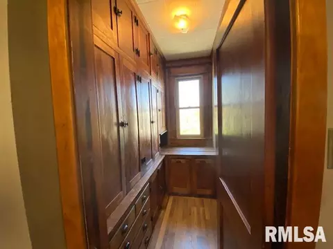 815 W Maple St, Canton, IL 61520 photo 11