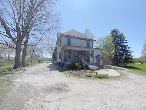 815 W Maple St, Canton, IL 61520 photo 36