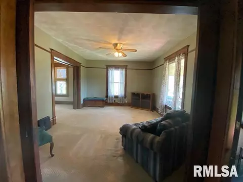 815 W Maple St, Canton, IL 61520 photo 5