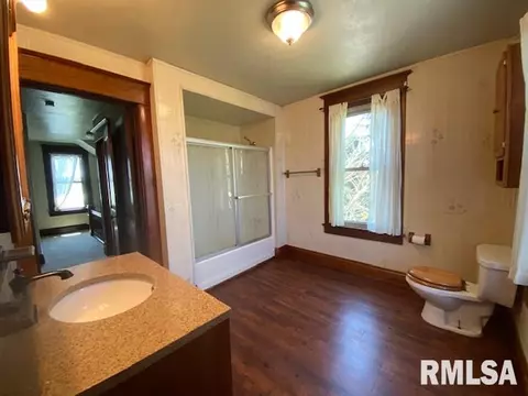 815 W Maple St, Canton, IL 61520 photo 21