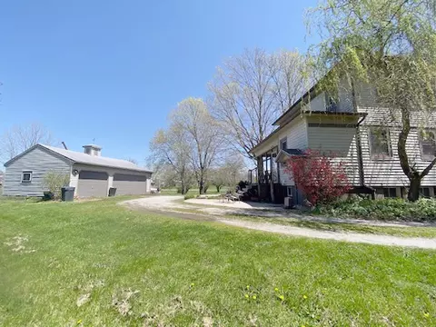815 W Maple St, Canton, IL 61520 photo 37