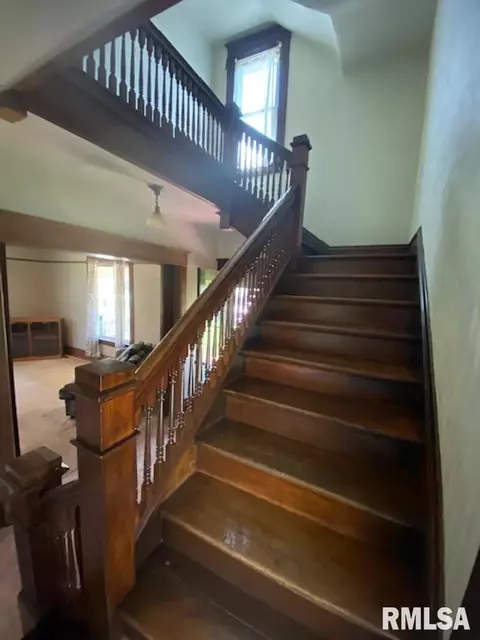 815 W Maple St, Canton, IL 61520 photo 13