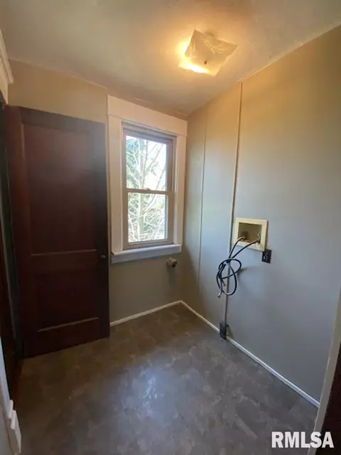 815 W Maple St, Canton, IL 61520 photo 12