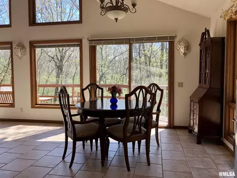 41 Flag Rd, Macomb, IL 61455 photo 10