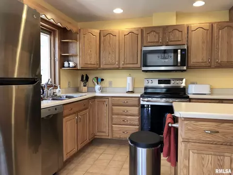 41 Flag Rd, Macomb, IL 61455 photo 8