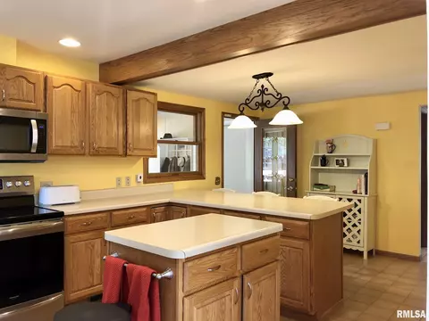 41 Flag Rd, Macomb, IL 61455 photo 9