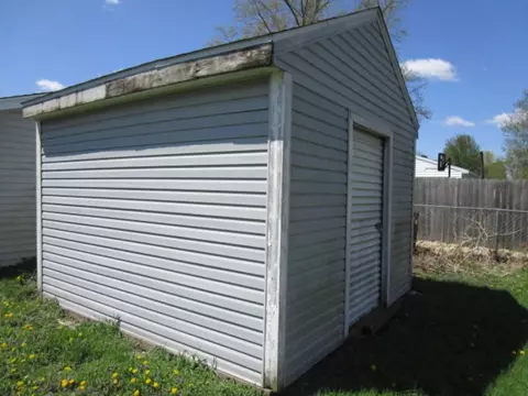 1267 E Chestnut St, Canton, IL 61520 photo 17