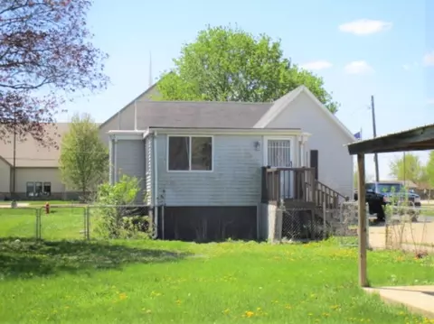 1267 E Chestnut St, Canton, IL 61520 photo 4