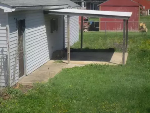 1267 E Chestnut St, Canton, IL 61520 photo 5