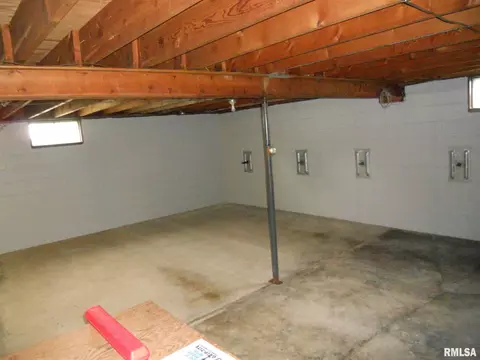 835 Main St, Fairview, IL 61432 photo 14