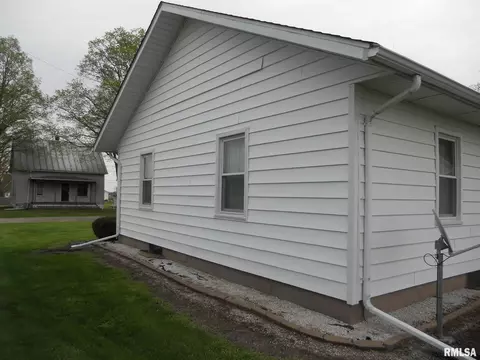 835 Main St, Fairview, IL 61432 photo 20