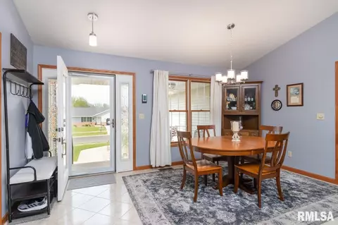 916 Dennis Dr, Eureka, IL 61530 photo 14