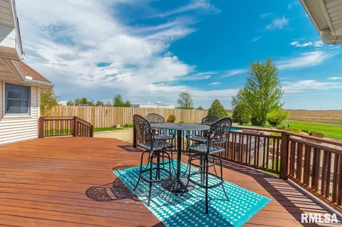 916 Dennis Dr, Eureka, IL 61530 photo 3