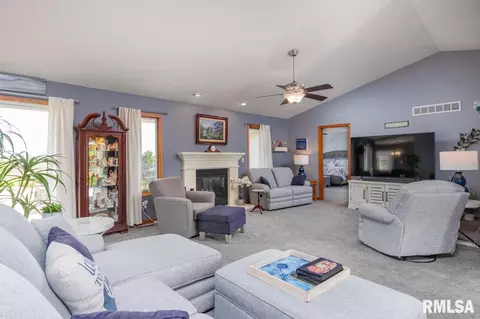916 Dennis Dr, Eureka, IL 61530 photo 11