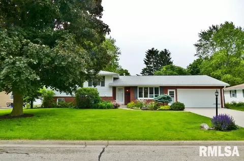 940 E Marshall St, Morton, IL 61550 photo 1
