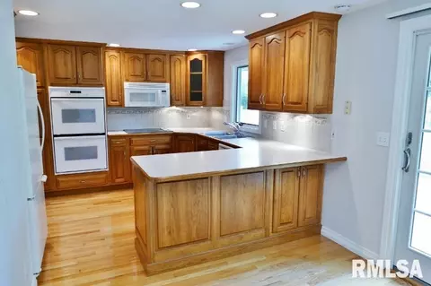 940 E Marshall St, Morton, IL 61550 photo 13