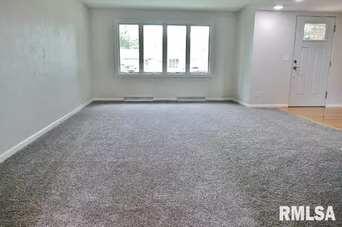 940 E Marshall St, Morton, IL 61550 photo 7