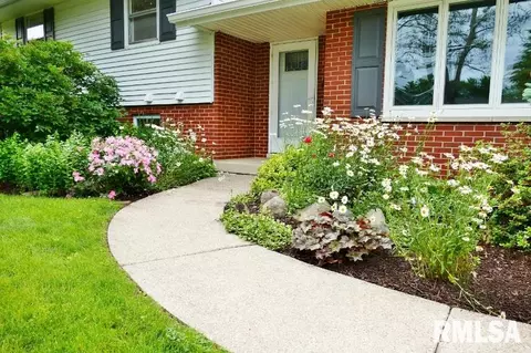 940 E Marshall St, Morton, IL 61550 photo 5