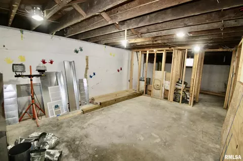 403 W Burton St, Eureka, IL 61530 photo 16