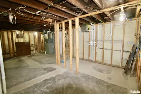 403 W Burton St, Eureka, IL 61530 photo 14