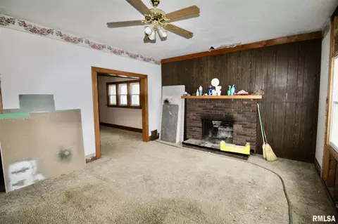 403 W Burton St, Eureka, IL 61530 photo 9
