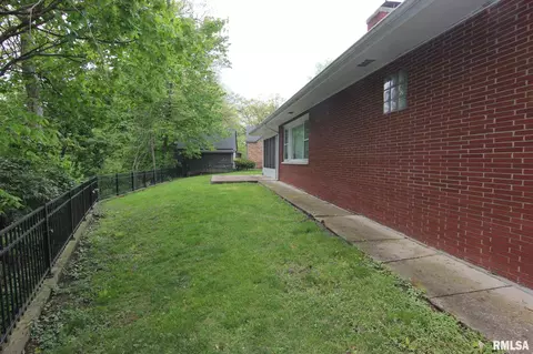 117 N Kickapoo Ter, Peoria, IL 61604 photo 41