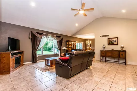 7823 W Thorngate Dr, Mapleton, IL 61547 photo 4