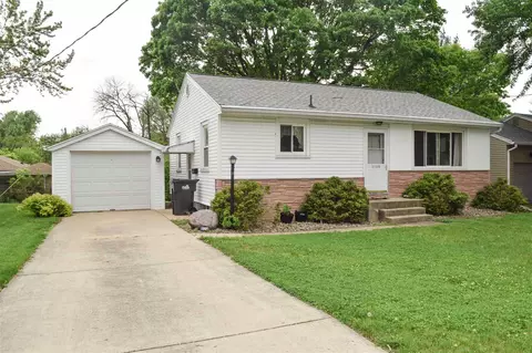 1805 N 11th St, Pekin, IL 61554 photo 2