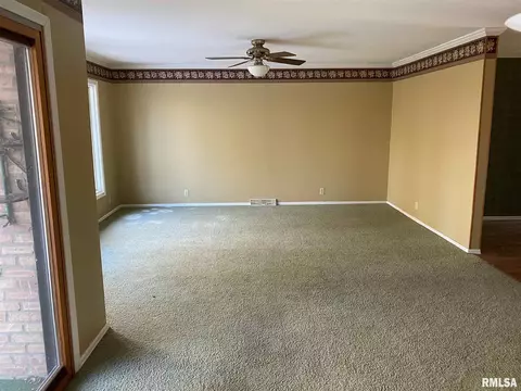 10 Heath Ct, Macomb, IL 61455 photo 23