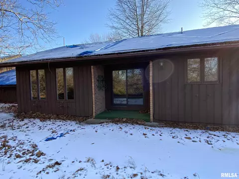 10 Heath Ct, Macomb, IL 61455 photo 4