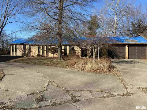 10 Heath Ct, Macomb, IL 61455 photo 1