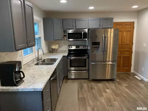 708 Bobby Ave, Macomb, IL 61455 photo 16
