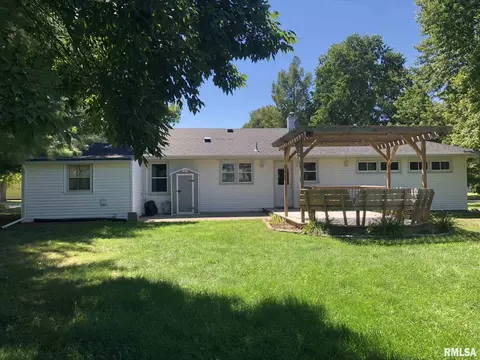 708 Bobby Ave, Macomb, IL 61455 photo 4