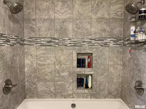 708 Bobby Ave, Macomb, IL 61455 photo 25