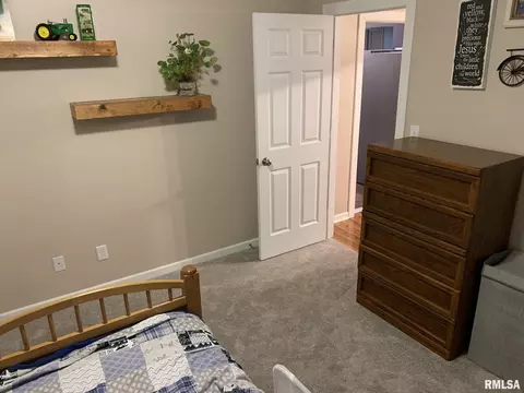 708 Bobby Ave, Macomb, IL 61455 photo 34